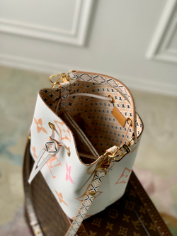 Louis Vuitton NeoNoe BB