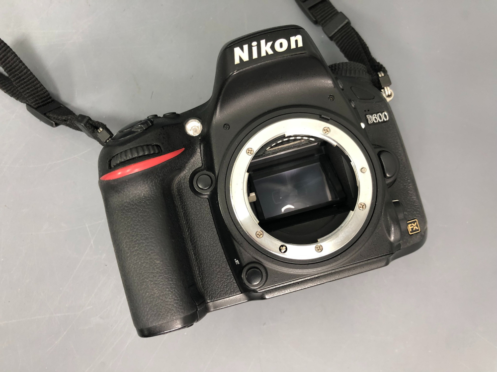 Nikon D600 (32.000 кадров)
