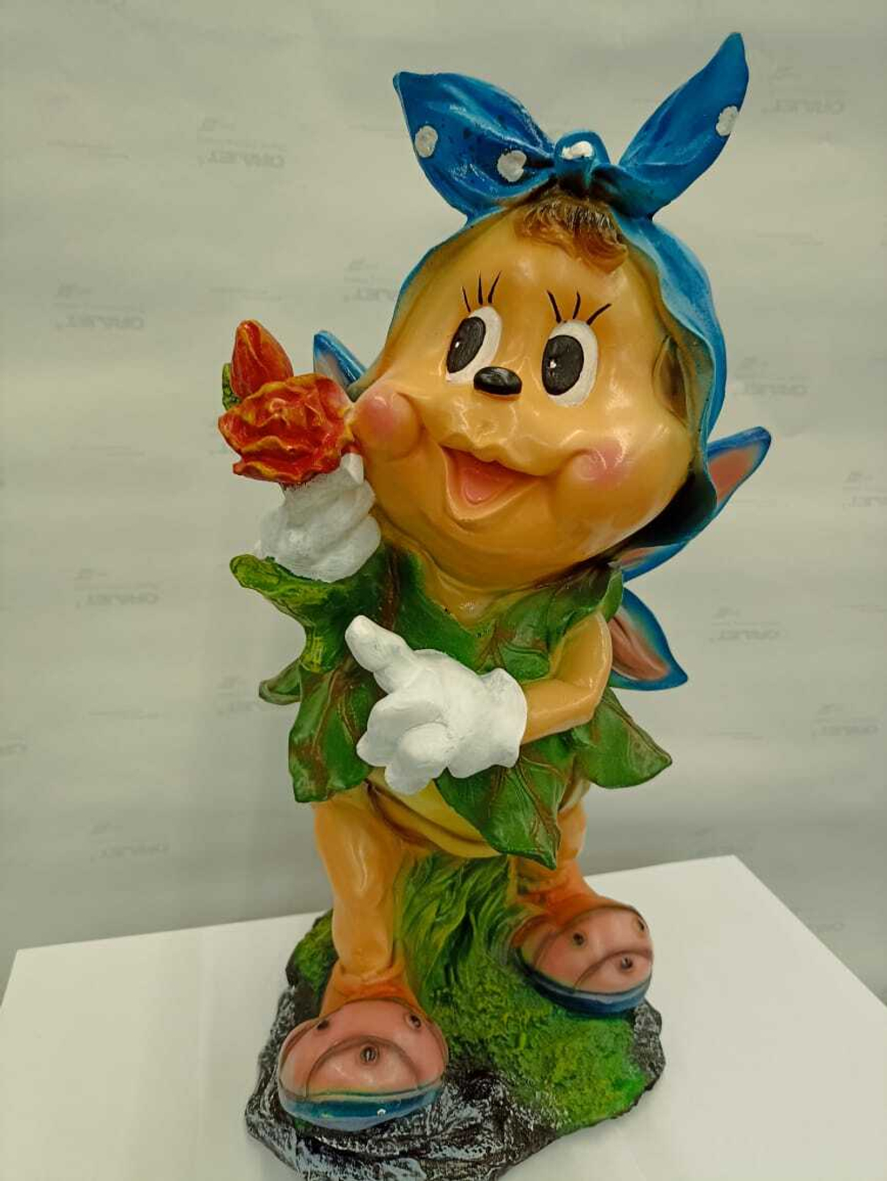 Пчела в платке