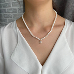 Колье из речного жемчуга с подвеской в цвете золото с кристаллом