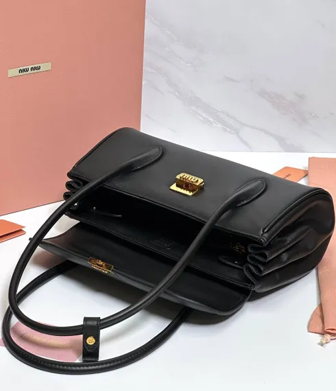 Cумку MIU MIU с двойной ручкой в черном цвете