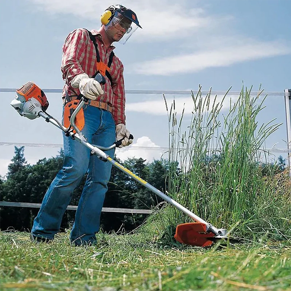 Триммер бензиновый STIHL FS 120 2-х тактный 1.8 л.с., захват 250 мм, 41342000433