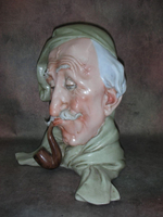 Статуэтка. Фарфор. Мужская голова в шляпе и с трубкой. Capodimonte. Италия