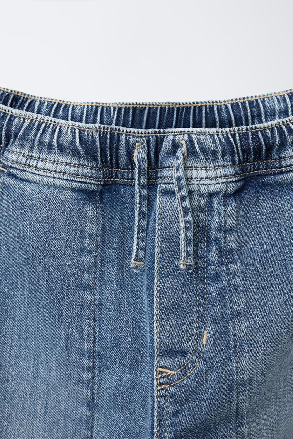 ZARA ДЖИНСЫ-ДЖОГГЕРЫ С КАРМАНАМИ, ВЫЦВЕТШИЙ СИНИЙ