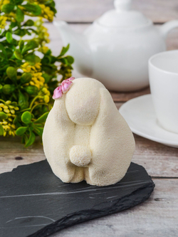 Фигурка на торт "Пасхальный зайка"