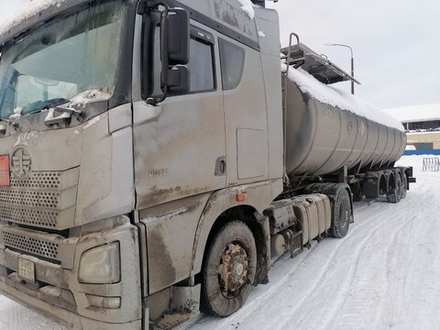 FAW JH6 4x2 Седельный тягач CA4180P25K15E5A80 (Дизельный, 11,6 л, 453 л.с., АТ)