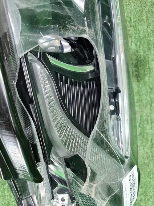 Битая Фара левая Honda Pilot 3 (2015-2018) LED