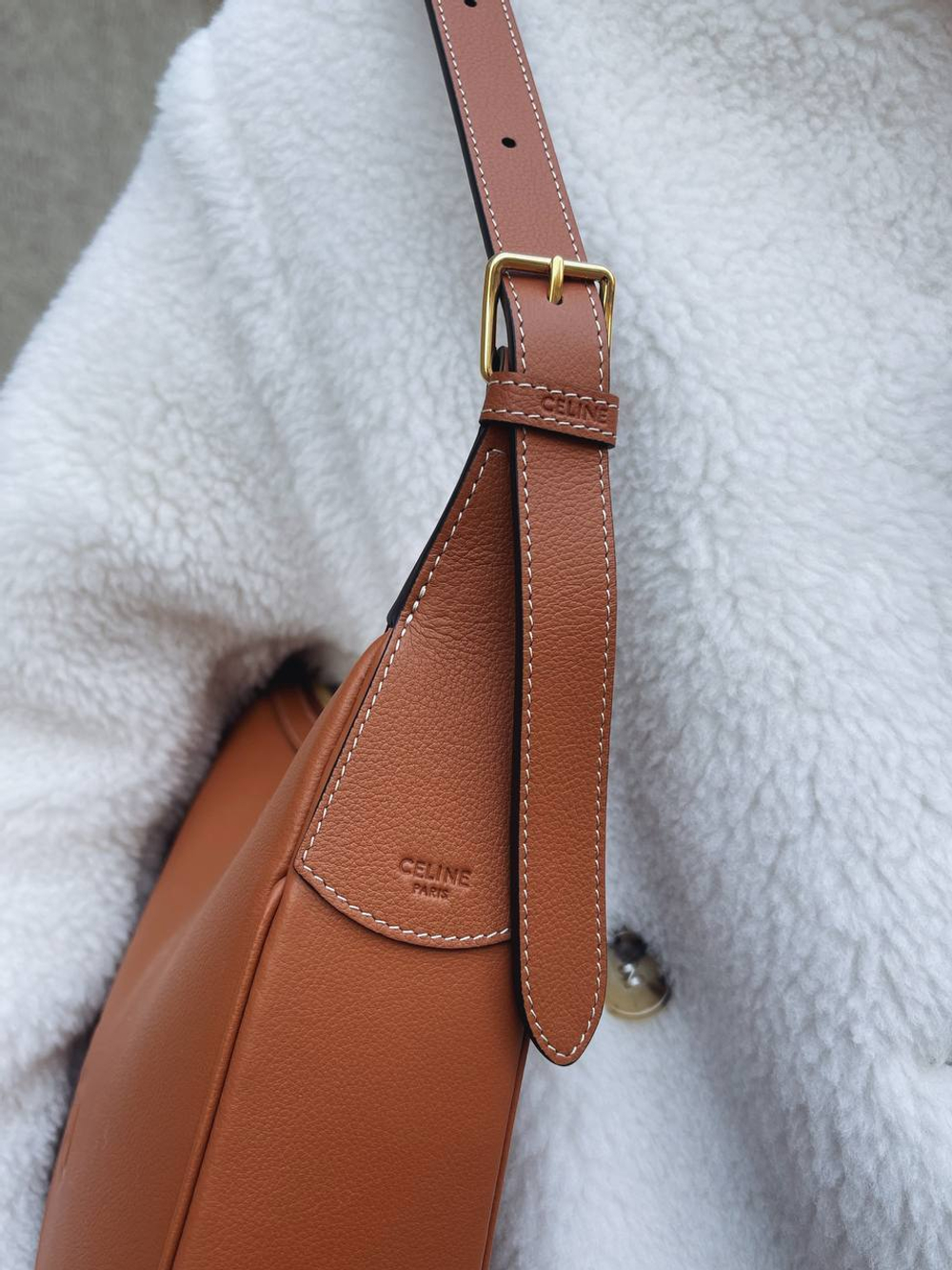 Celine Medium Heloïse Bag Cuir Triomphe