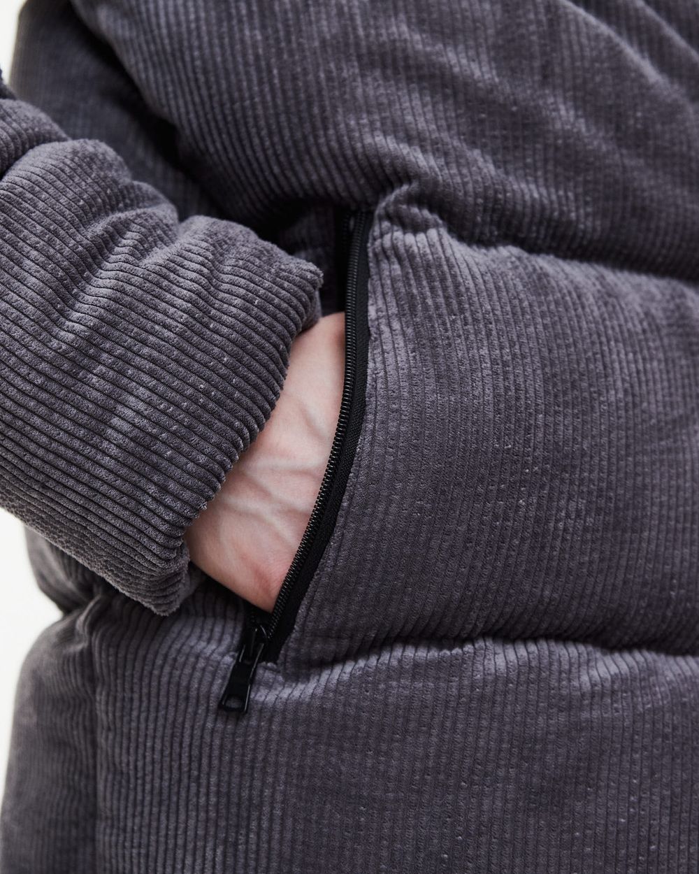 Пуховик Anteater AW24 Downjacket Velvet Combo Grey