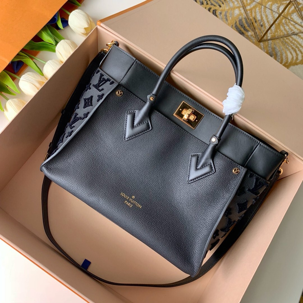 Louis Vuitton On My Side MM