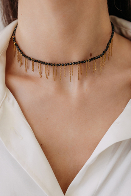 Колье - чокер со шпинелью и цепями в золочении