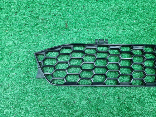 Решетка переднего бампера Scania R-Series (16-нв)