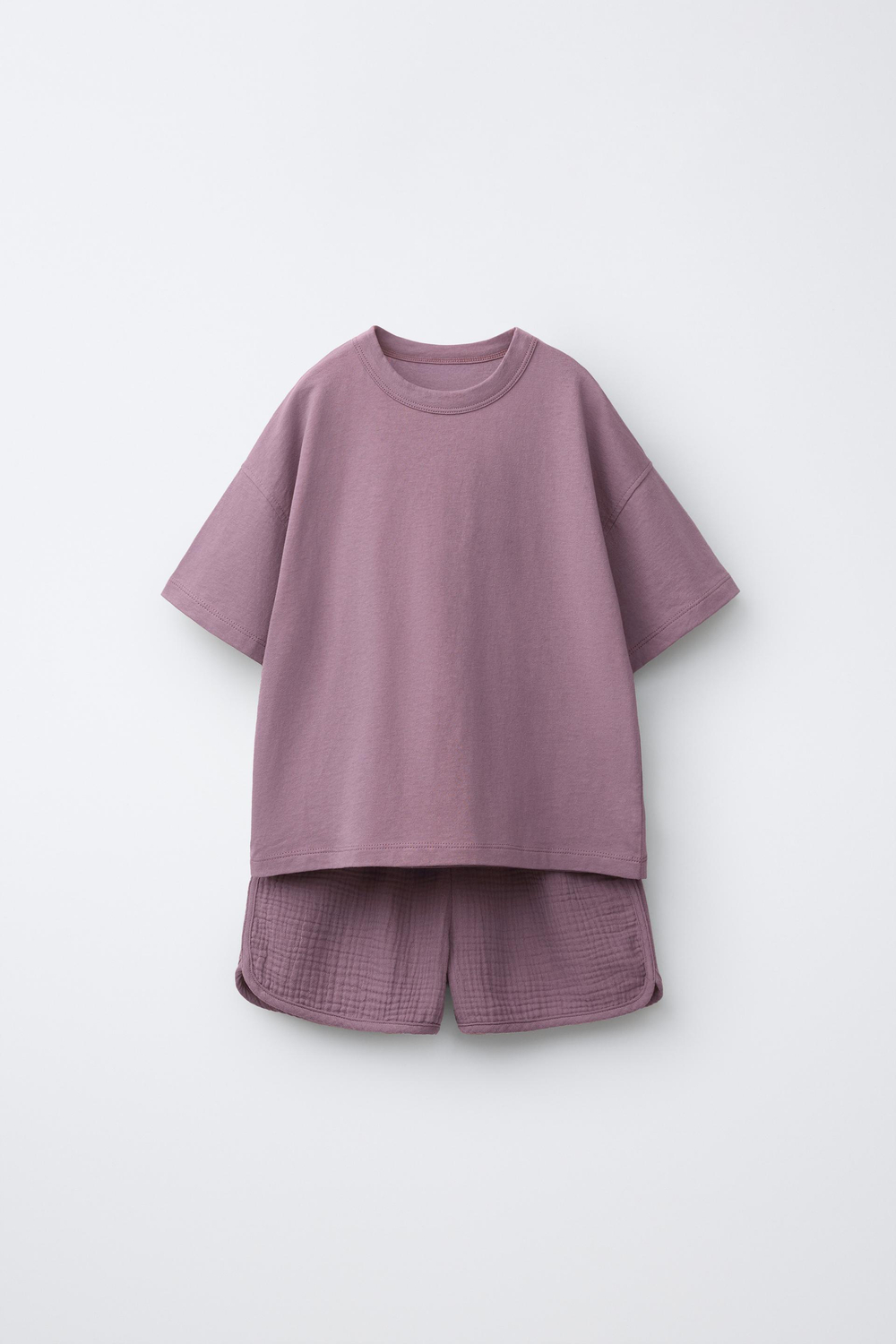 ZARA КОМПЛЕКТ ИЗ ФУТБОЛКИ И БЕРМУД, БУРГУНДИ