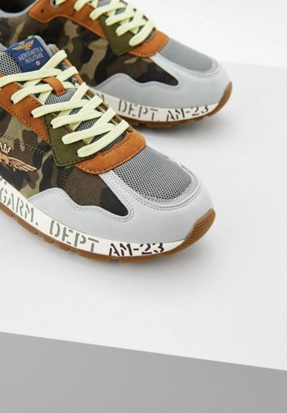 Кроссовки муж. AERONAUTICA 214 милитари принт шнурки неон