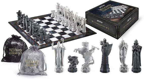 Harry Potter The Noble Collection Wizard Chess Set Hogwarts