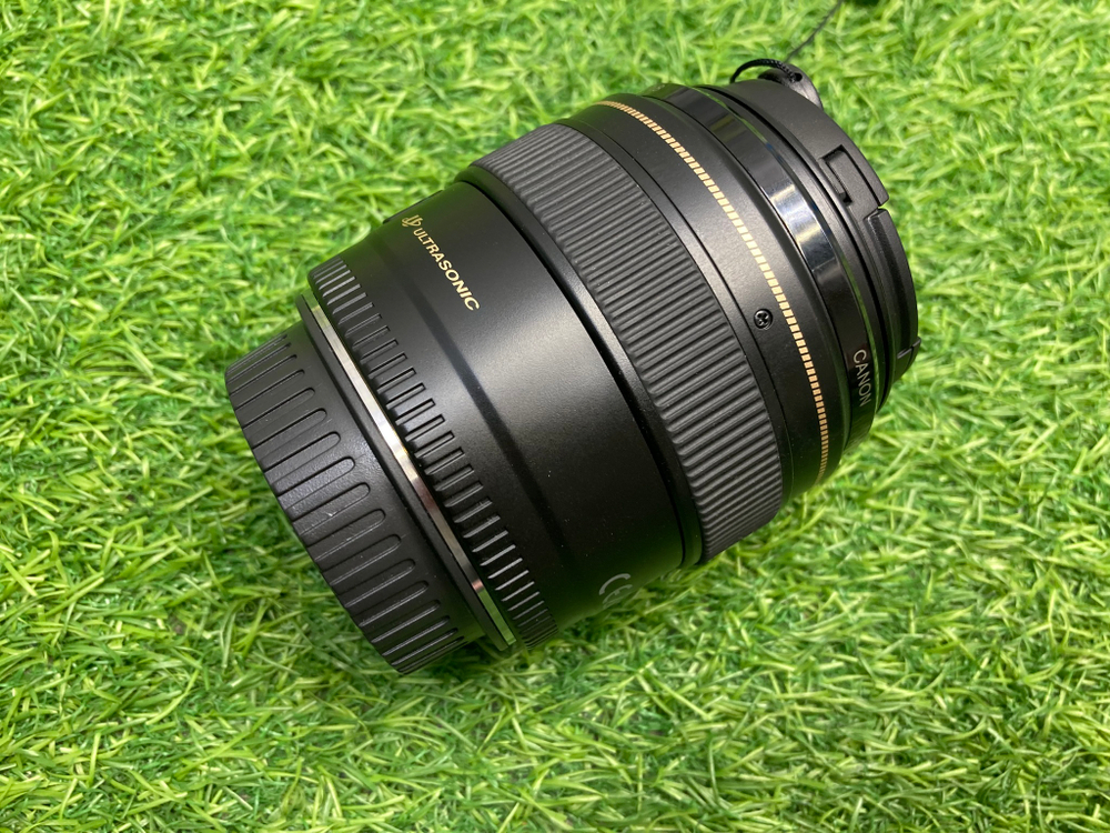 Canon EF 85mm 1.8 USM