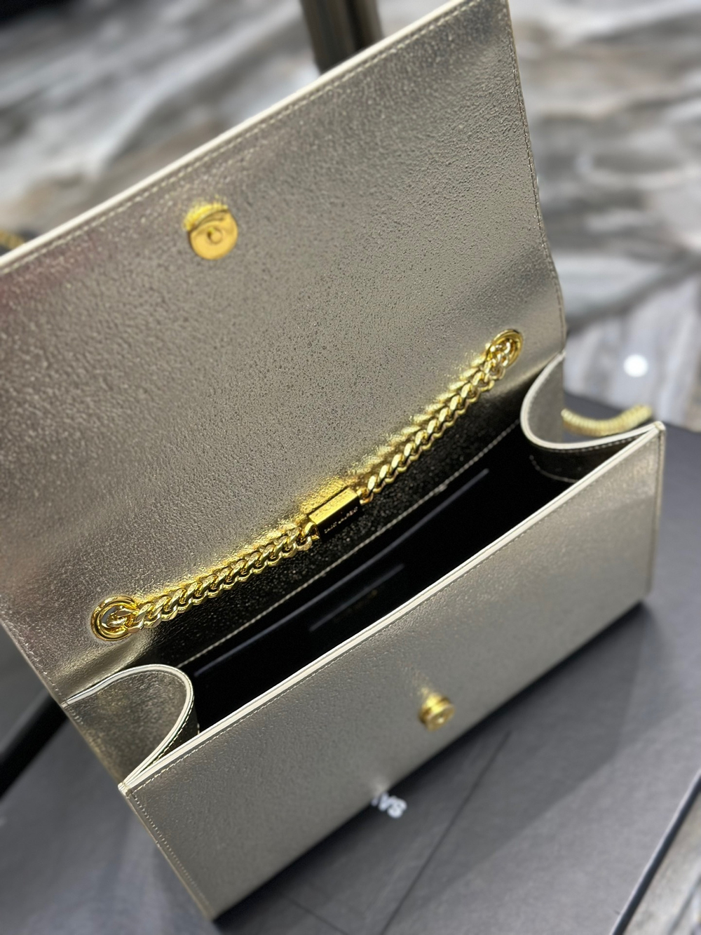 Saint Laurent Kate Medium Bag 24 cm