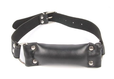 Черный кляп-трензель на кольцах и регулируемом ремешке (Цвет: черный)