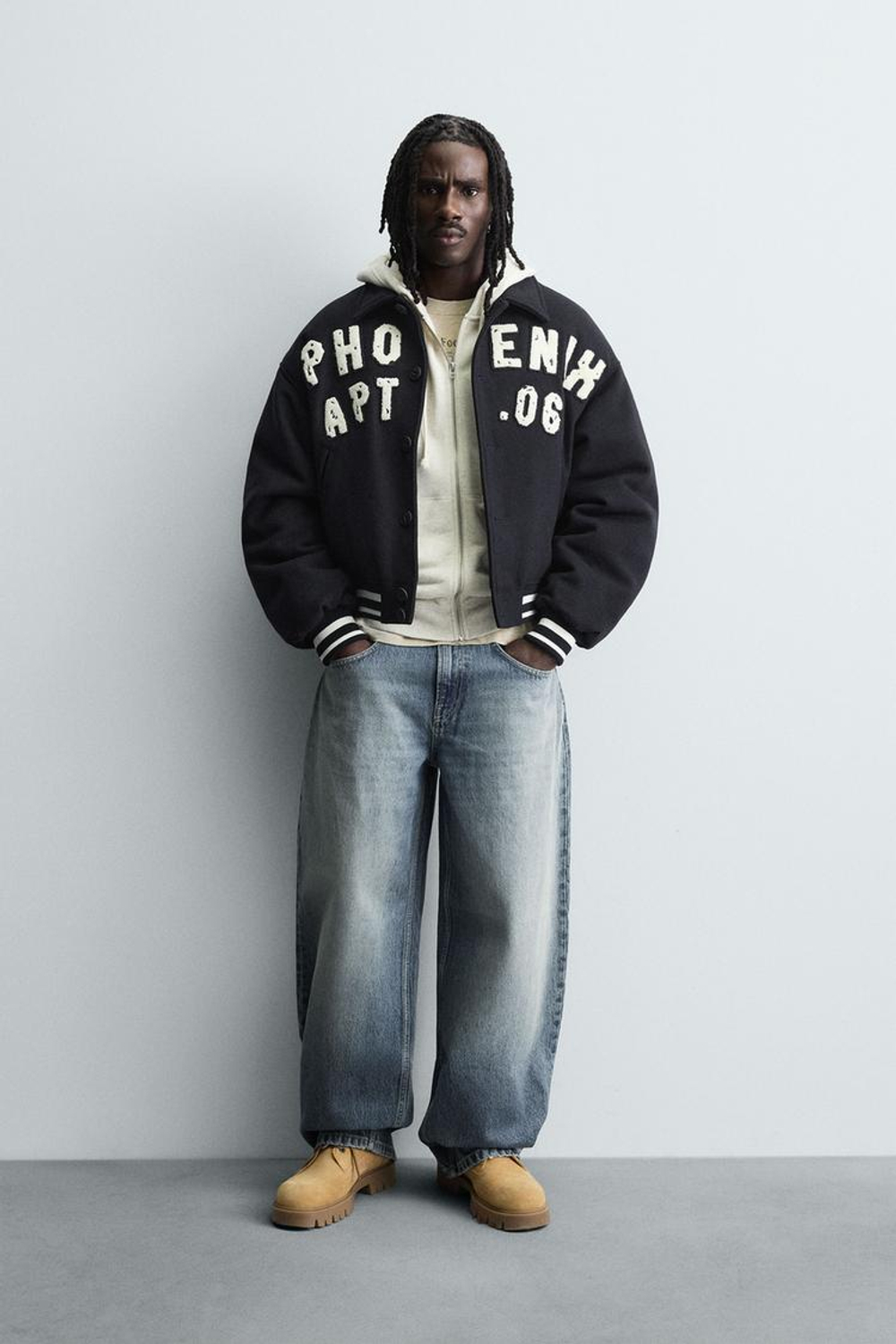 ZARA УТЕПЛЕННЫЙ БОМБЕР С НАШИВКАМИ, МОРСКОЙ СИНИЙ