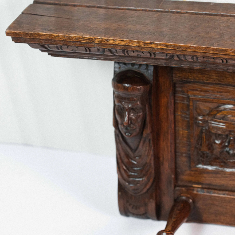 Резная настенная вешалка из массива дерева