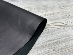 Cusna Silk Nero (1,1-1,3 мм), цв. Черный, натуральная кожа