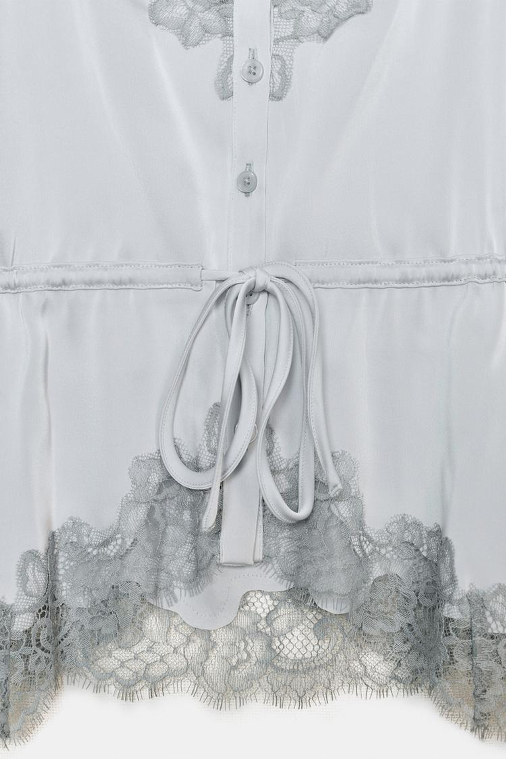 ZARA АТЛАСНЫЙ ТОП С КРУЖЕВОМ, ПАСТЕЛЬНО-СИНИЙ