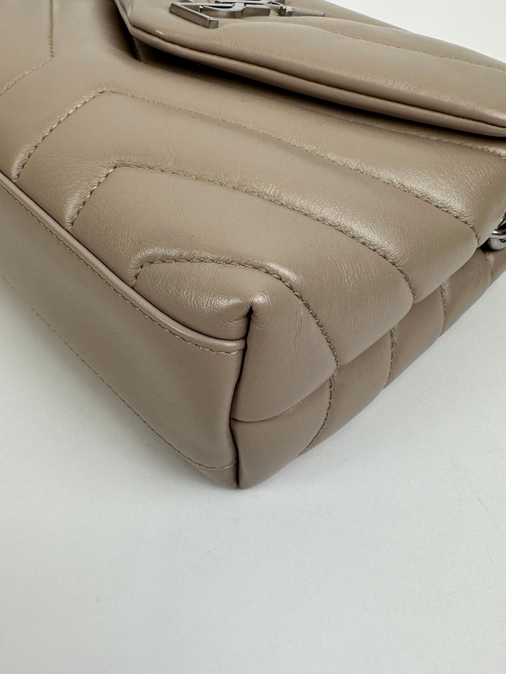 Сумка Saint Laurent Loulou Toy