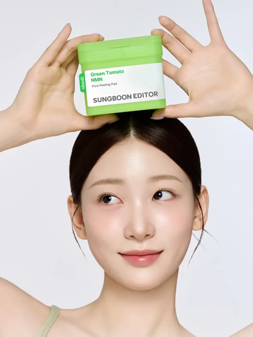 Sungboon Editor Отшелушивающие тонер-пэды для глубокого очищения и сужения пор Green Tomato NMN Pore Peeling Pad 60 шт