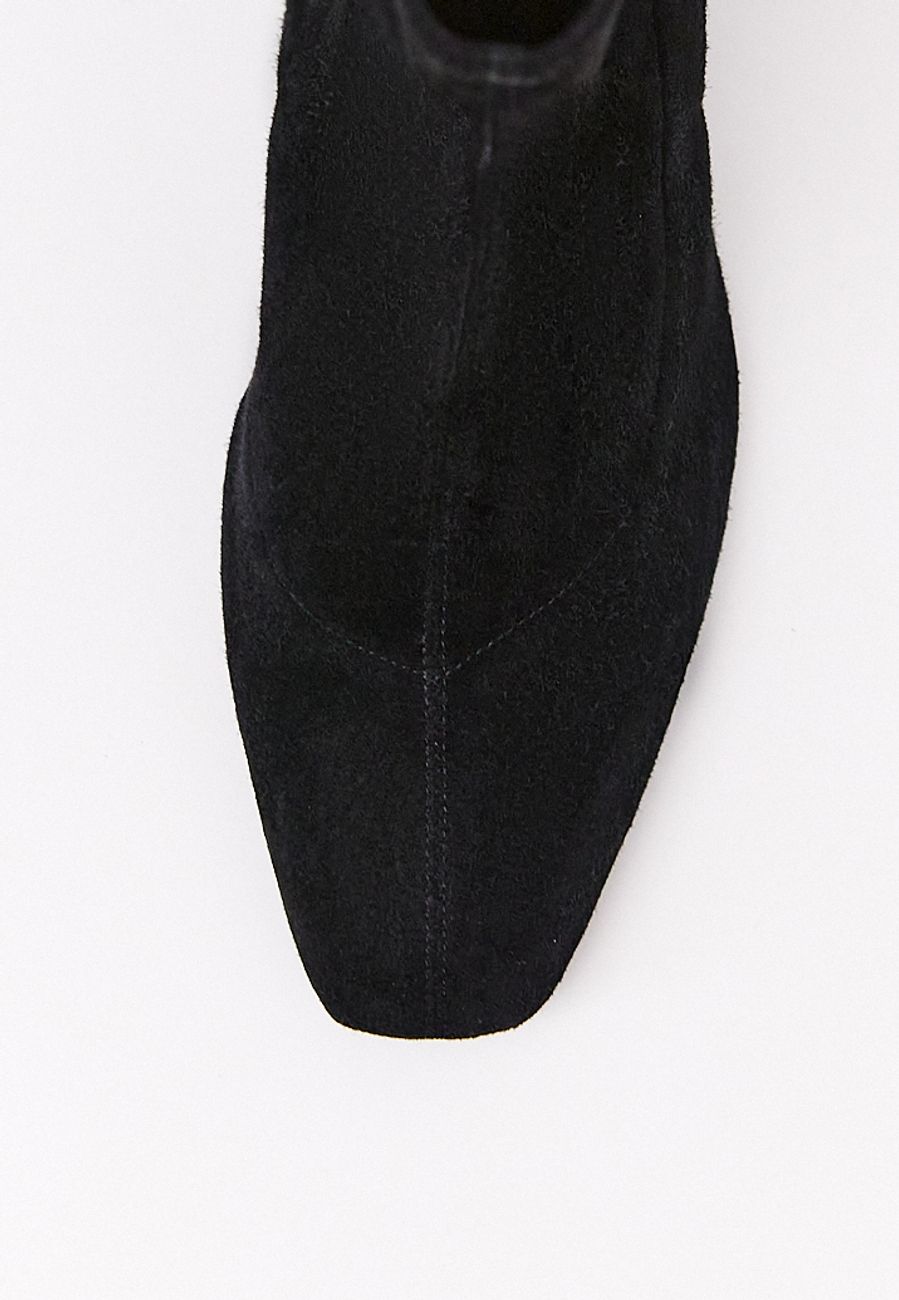 Ботильоны замшевые с округлым мысом, черный