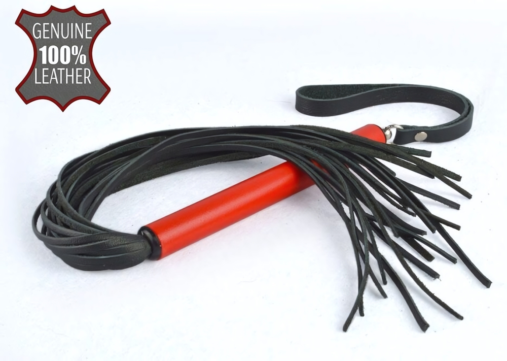 Черная кожаная плеть MIX с красной рукоятью - 47 см. (Цвет: черный с красным)
