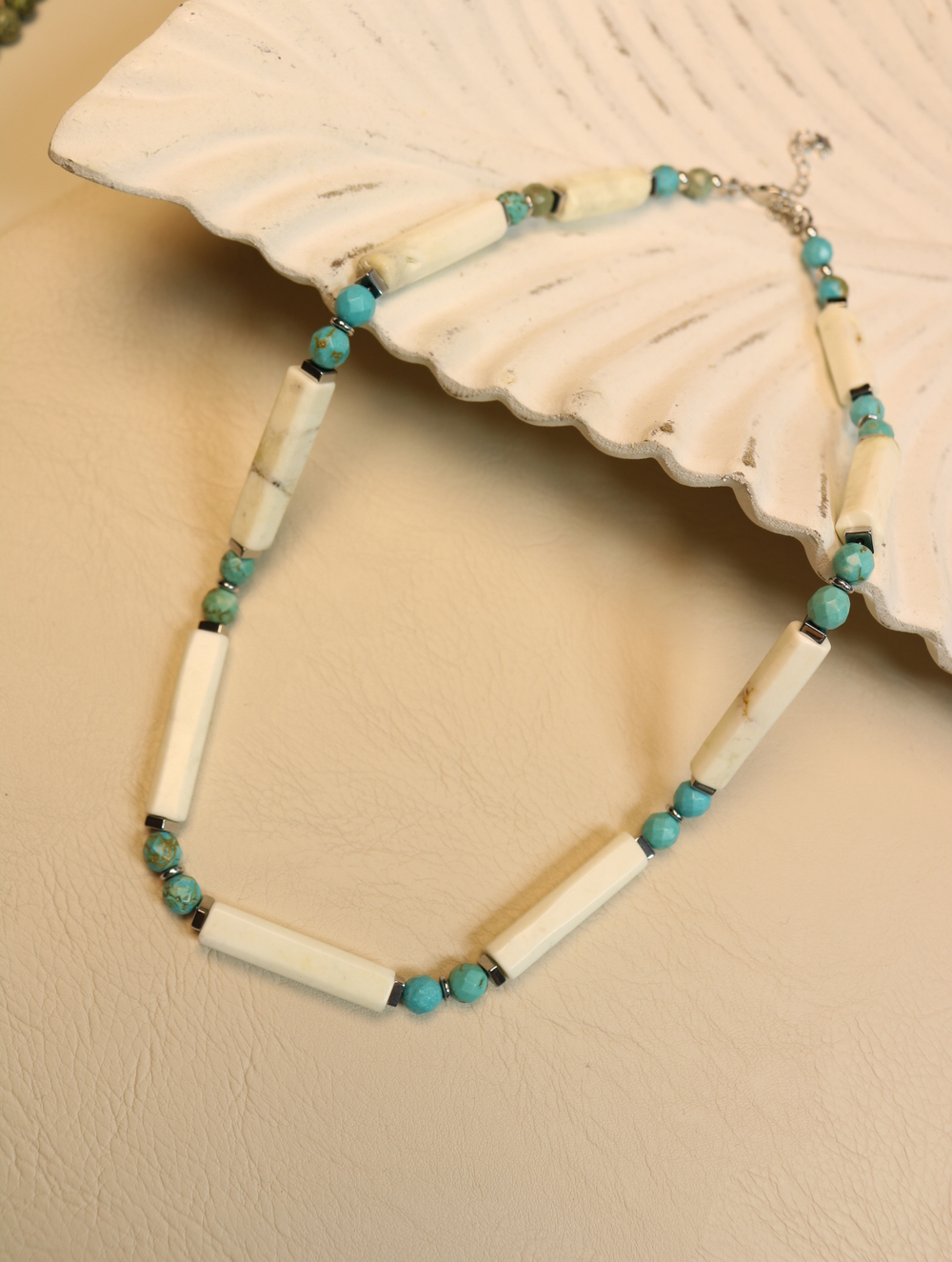 Колье «Линия Лагуны» из турквенита