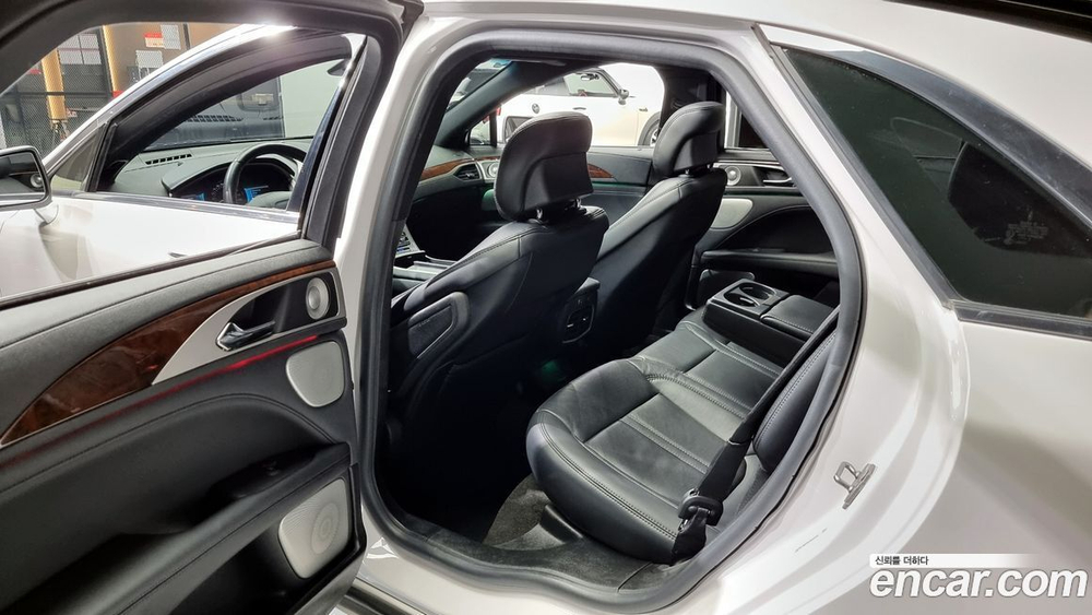 Lincoln New MKZ Hybrid (09.2019)