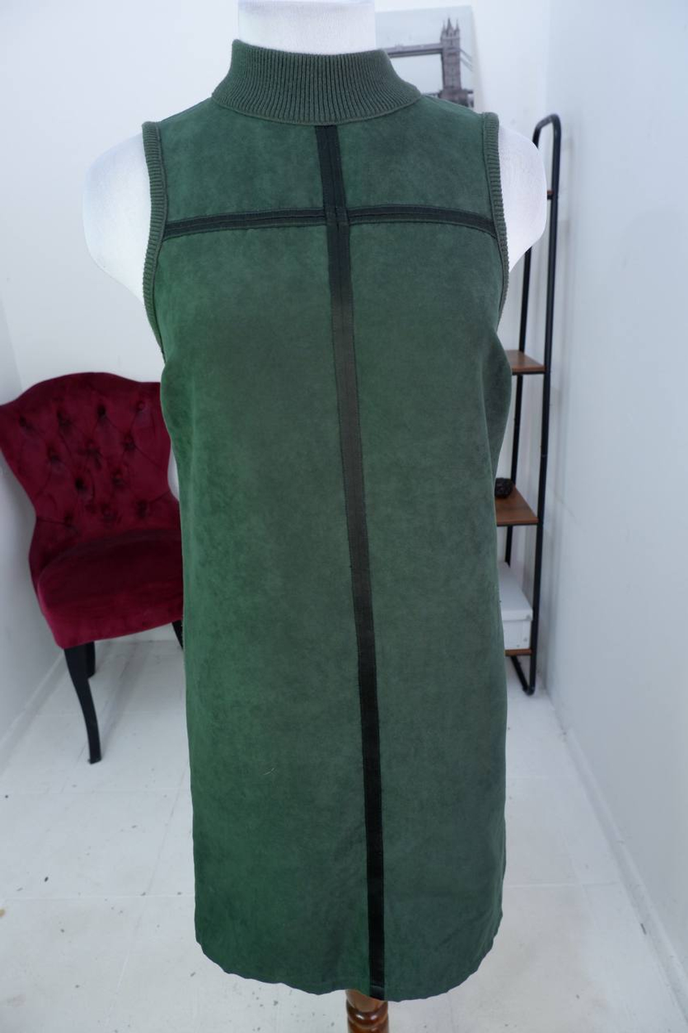 Платье TopShop замшевое, маркировка 34, визуально на 40 размер