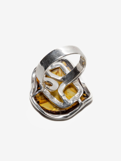 Уникальное серебряное кольцо с цельным янтарем, безразмерное