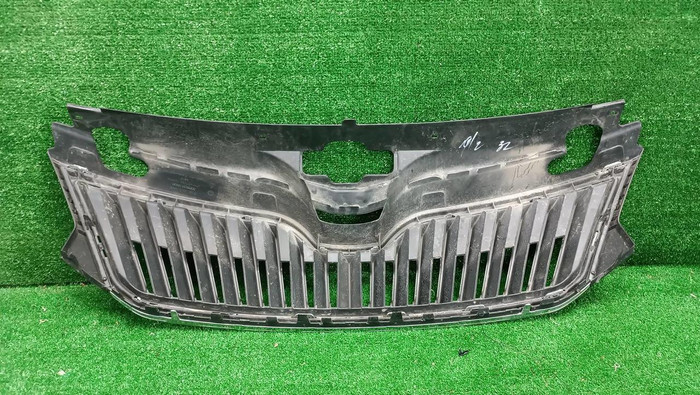 Решетка радиатора Skoda Rapid 1 (2012-2020)