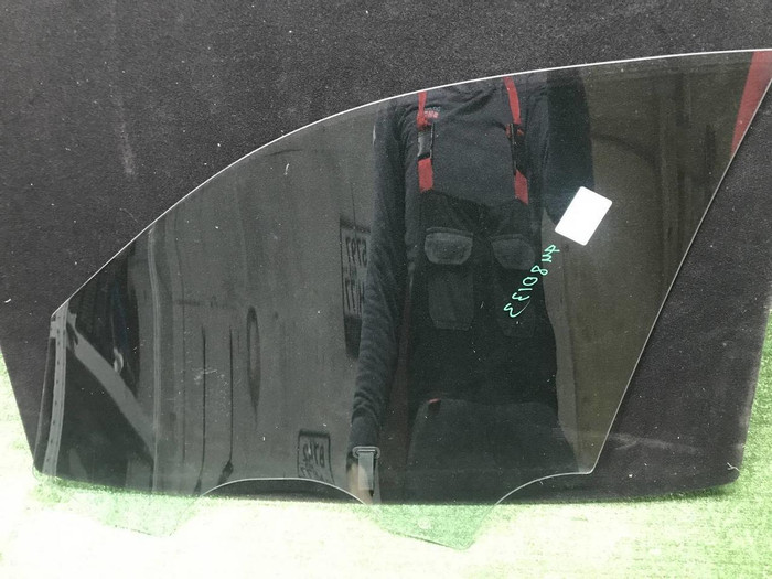 Стекло двери переднее правое BMW 3er F30 (11-20)