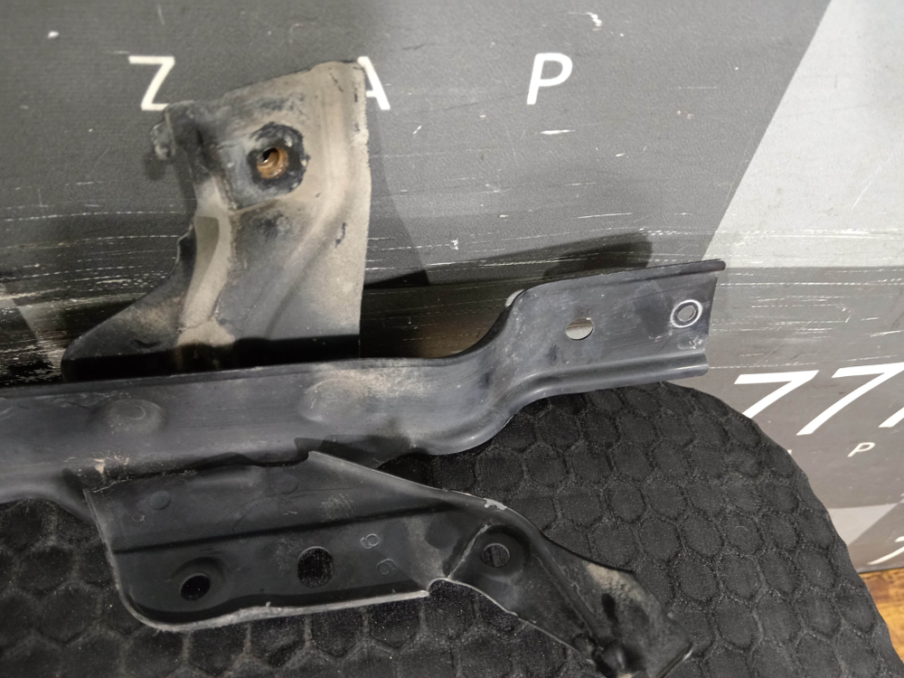 Кронштейн замка капота Toyota RAV4 IV (XA40) 15-19 Б/У Оригинал 5208542050
