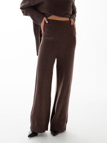 Шоколадный трикотажный костюм с широкими резинками