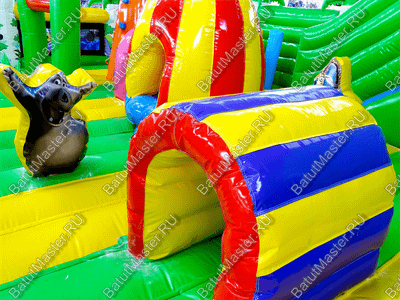 Коммерческий надувной батут "Джунгли с двумя входами" 10*7*4