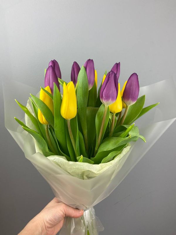 Букет из тюльпанов