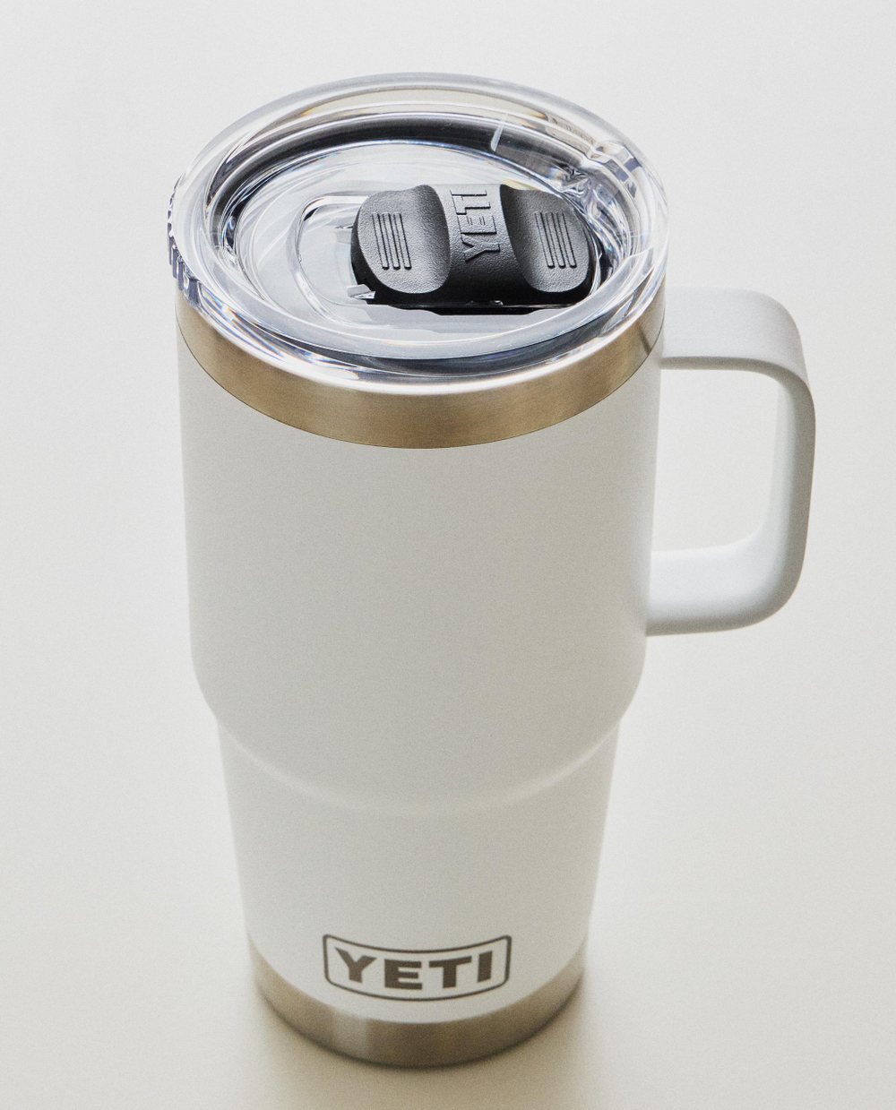 YETI Термокружка стальная 591 мл с крышкой, двойные стенки