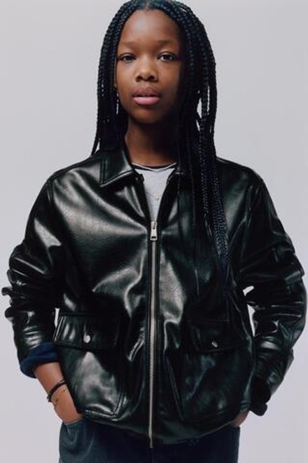 ZARA КУРТКА ИЗ ИСКУССТВЕННОЙ КОЖИ С КАРМАНАМИ, ЧЕРНЫЙ