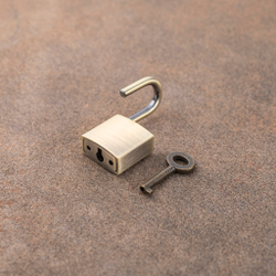 Замочек навесной арт. PPD 102 с ключом, цв. Сат. Латунь, замак