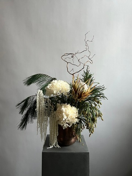 Композиция из хвойных растений "Снежный лес"