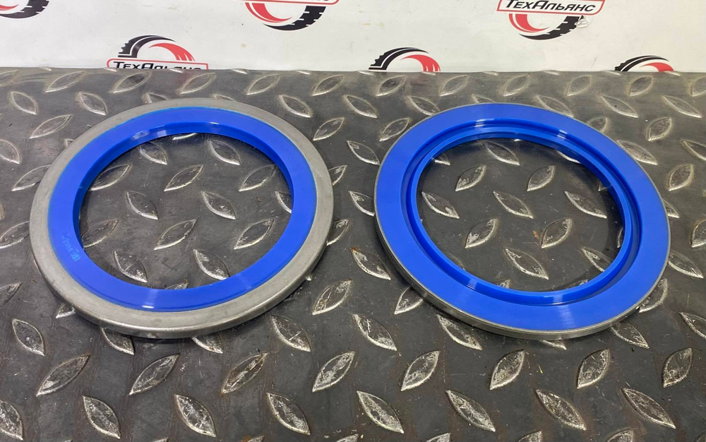 Кольцо 16836502