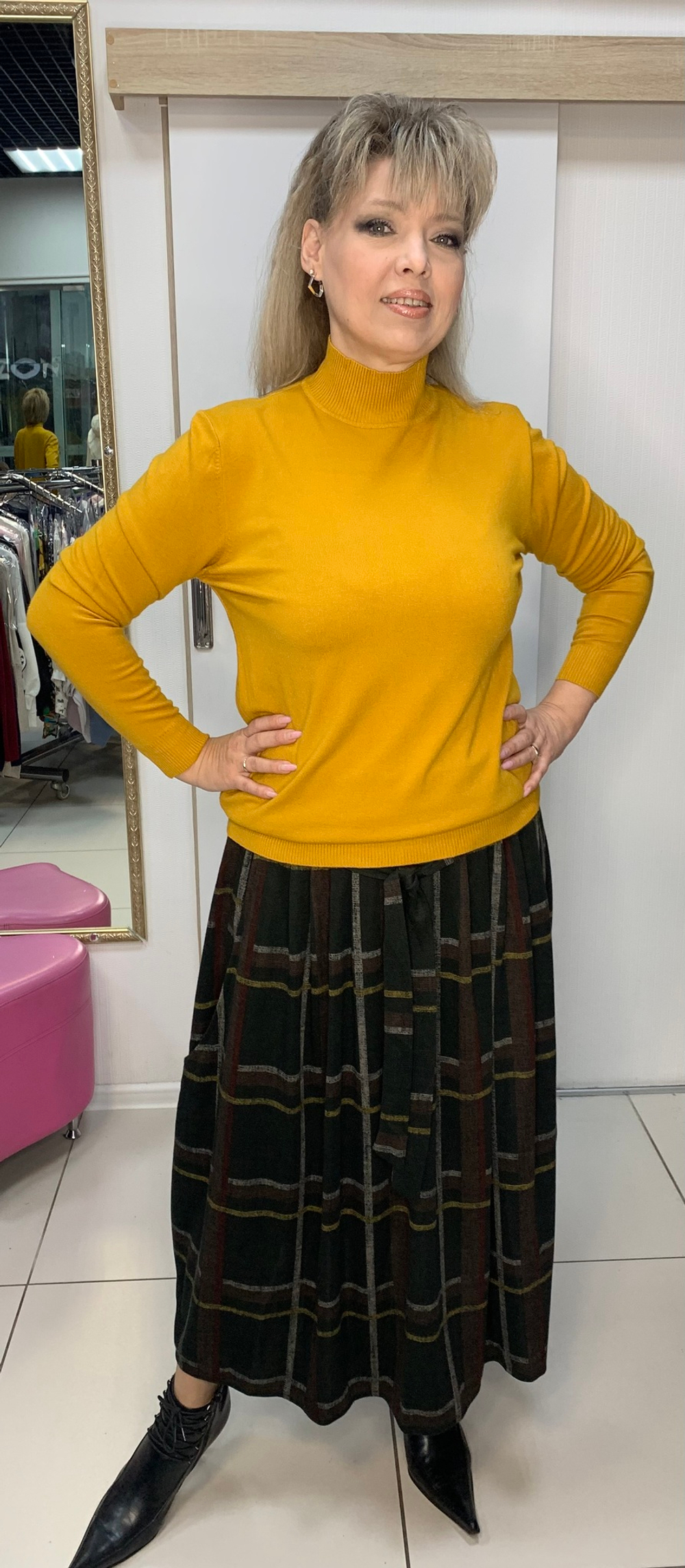 Длинная юбка в клетку с карманами