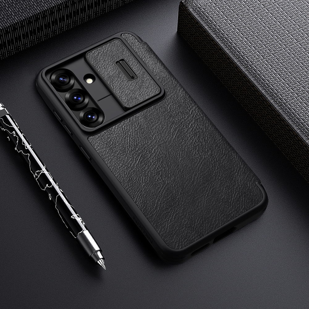 Кожаный чехол книжка черного цвета от Nillkin для Samsung Galaxy S25, серия Qin Pro Leather с сдвижной защитной шторкой для камеры
