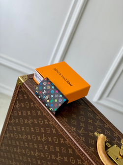 Louis Vuitton 6 Key Holder