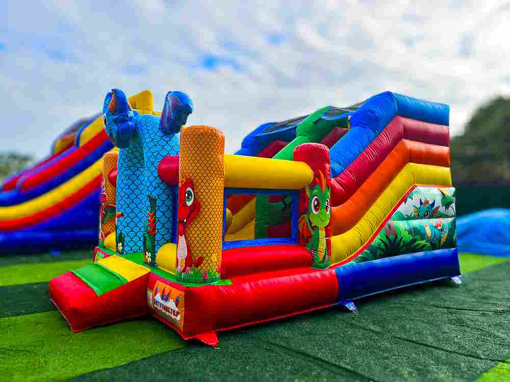 Коммерческий надувной батут "Дракоша", 5*3,5*3,8 м