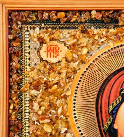 AMB-72/ 5 Икона Божией Матери «Смоленская» (с янтарной крошкой) дер.краш.рамка 30х40